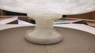 Frutero de mármol blanco