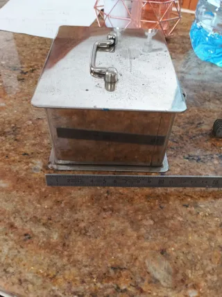 Caja fuerte caudales metálica con llave