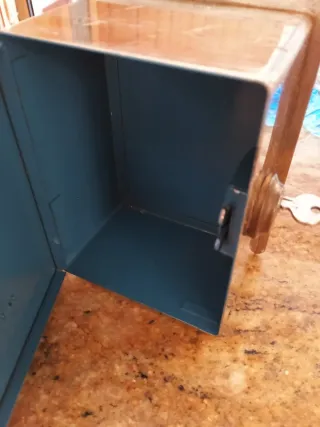 Caja fuerte caudales metálica con llave