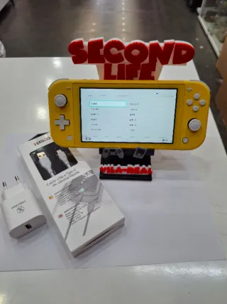 Nintendo Switch Lite Amarilla + Cargador