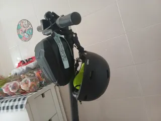 Patinete Eléctrico Negro con Accesorios