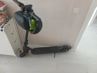 Patinete Eléctrico Negro con Accesorios