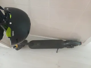 Patinete Eléctrico Negro con Accesorios