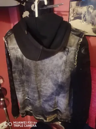 Chaqueta vaquera con capucha chico