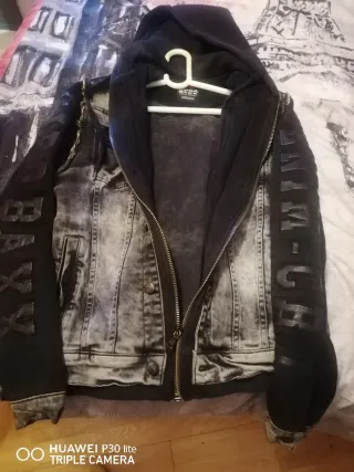 Chaqueta vaquera con capucha chico