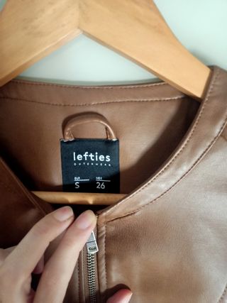 Cazadora efecto piel Lefties marrón