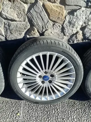 Llantas Ford 8x18 /245/40 R18 97W