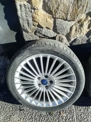 Llantas Ford 8x18 /245/40 R18 97W