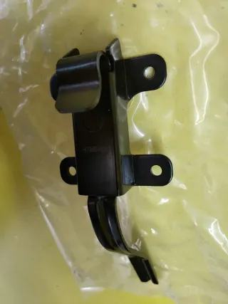 ASEGURADOR TOPE PUERTA TRASERA SPRINTER VW LT II