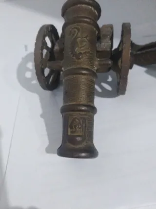 2 cañones antiguos de bronce