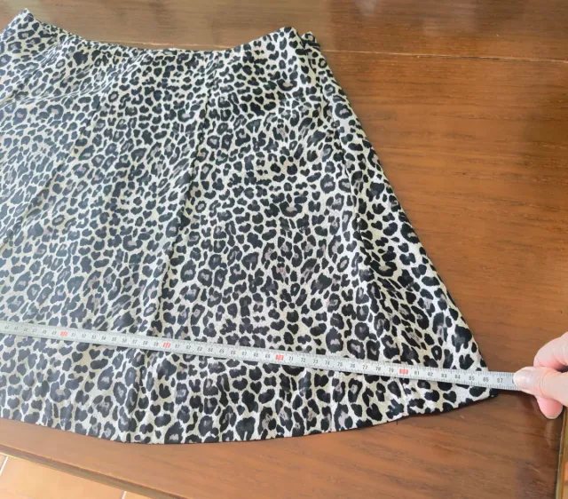 Falda vuelo print animal talla 40