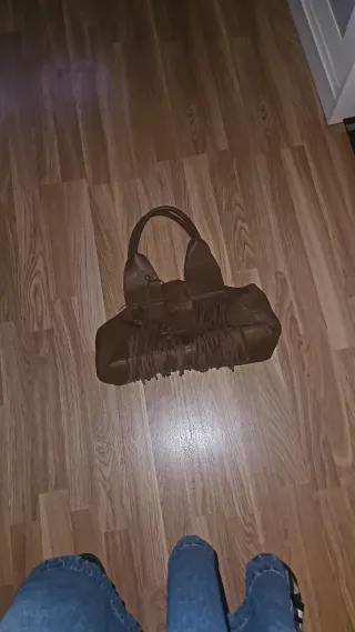 Bolso marrón con flecos