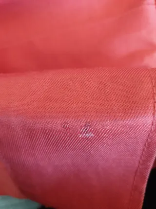 Gabardina corta mujer color fresa