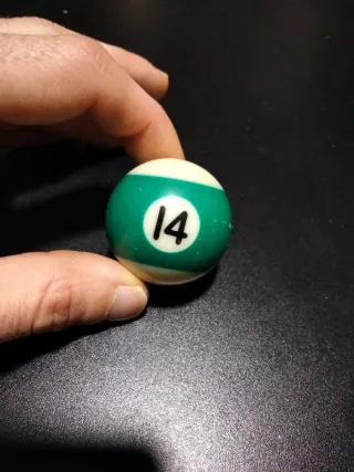 Bola de billar número 14