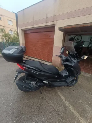 Honda Forza 125 Negra Automática