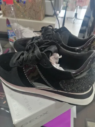 Zapatillas Geox Negras Piel y Charol