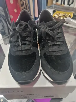 Zapatillas Geox Negras Piel y Charol