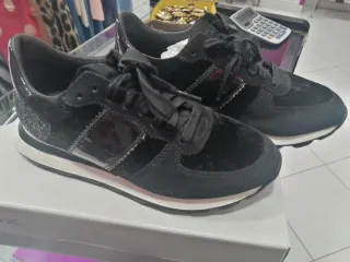 Zapatillas Geox Negras Piel y Charol