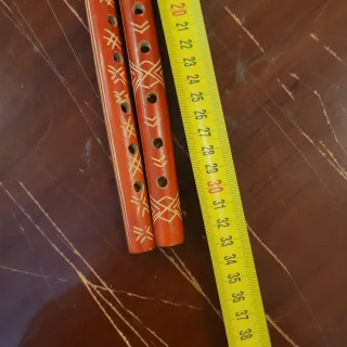 Lote instrumentos musicales artesanales