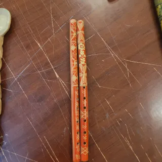 Lote instrumentos musicales artesanales