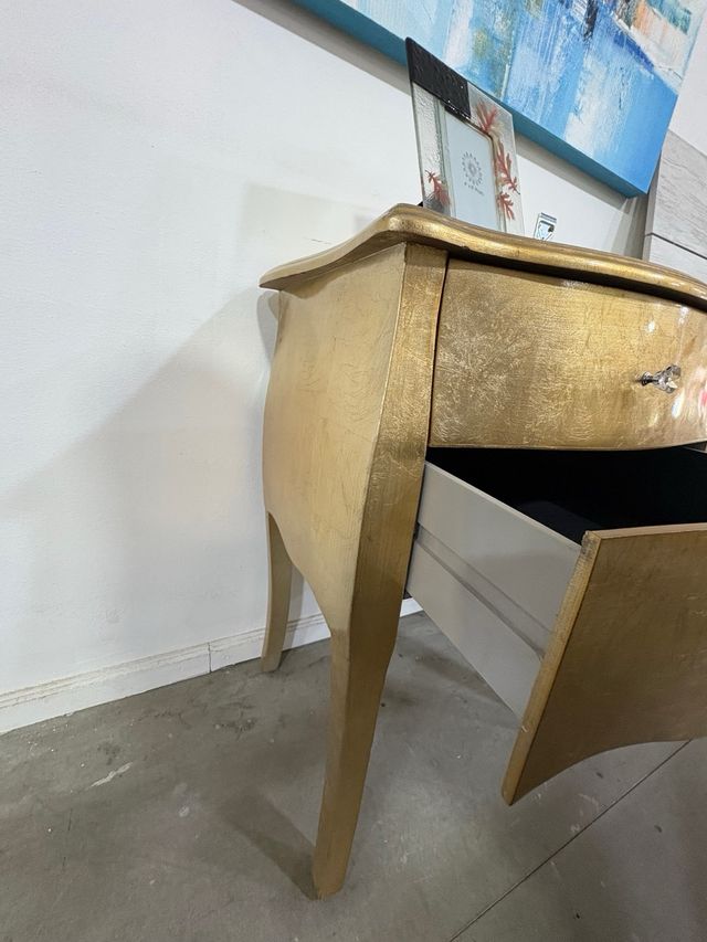 Cómoda Lacada Dorado