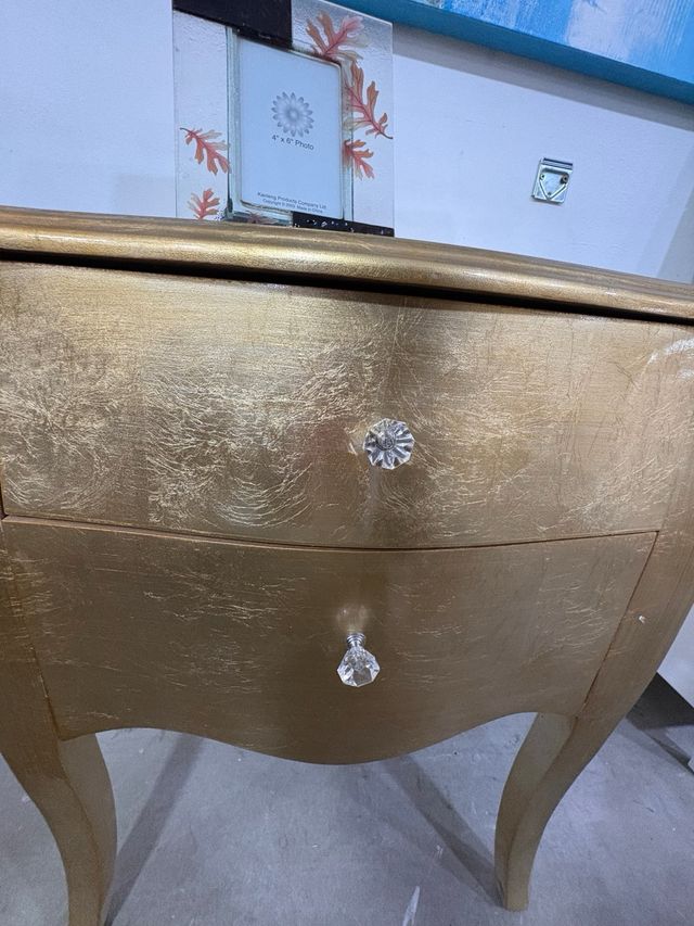 Cómoda Lacada Dorado