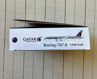 Maqueta Avión Boeing 787-8 Qatar Airways 1:500