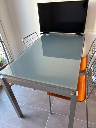 Conjunto mesa de cocina con 4 sillas