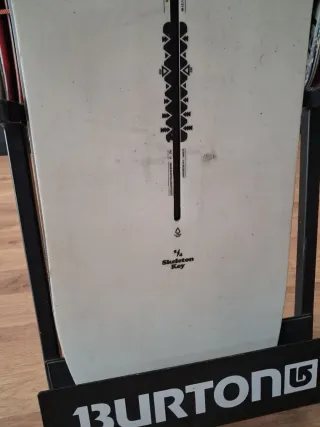 Tabla Snowboard 154 Burton skeleton key