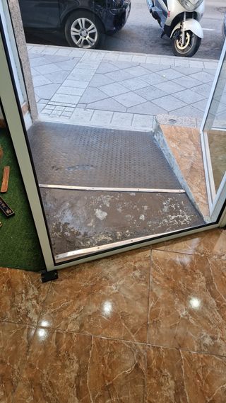 Puerta automática cristal ERREKA local comercial