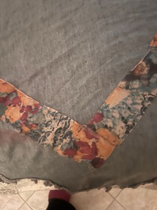 Foulard verde con bordo floreale