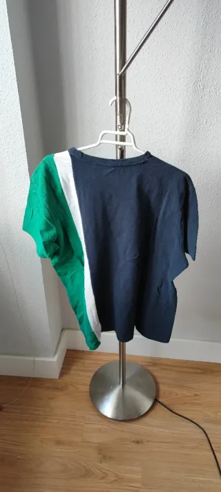Camiseta hombre azul y verde