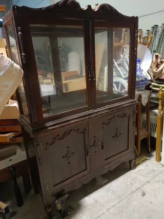 Mueble vitrina antiguo madera y cristal