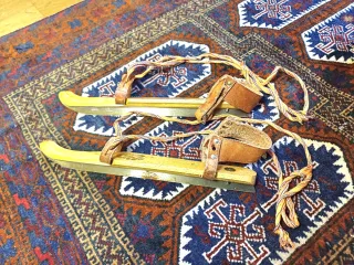 Patines de madera vintage con cordones