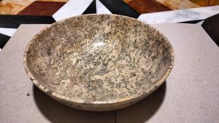 Bol de mármol y piedra