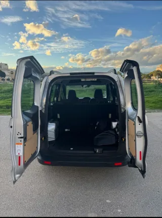 Ford Transit Courier 2017