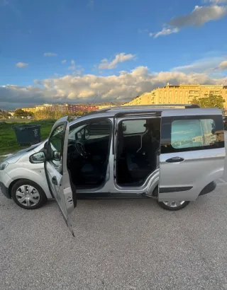 Ford Transit Courier 2017