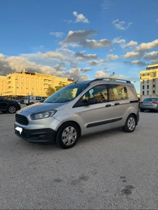 Ford Transit Courier 2017