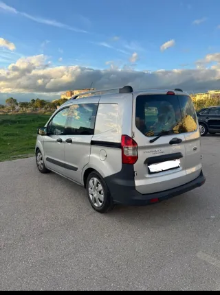 Ford Transit Courier 2017