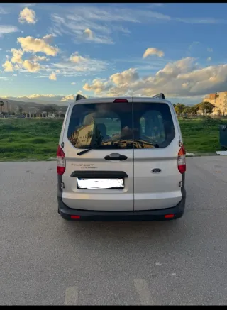 Ford Transit Courier 2017