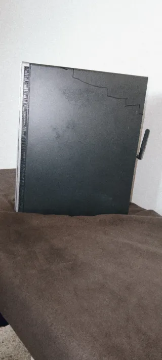 Torre PC Lenovo Plata"negociable"