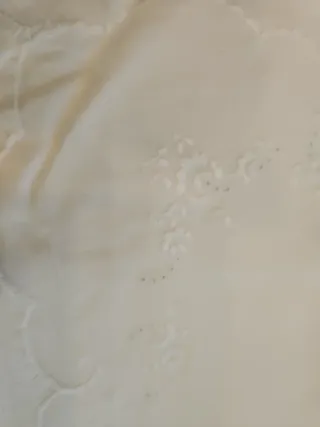 Sábanas antiguas bordadas de algodón