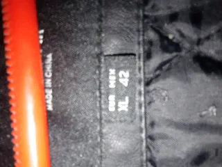 Chaqueta de cuero negra