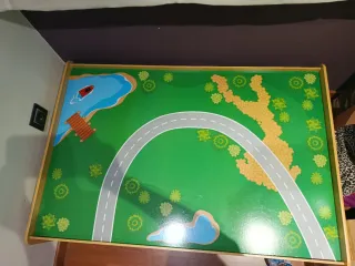 Mesa de juegos infantil