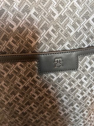 Mochila Tommy Hilfiger Monogram Dome Negra/Gris