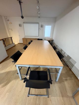 Mobiliario oficina: mesas, armarios, sillas