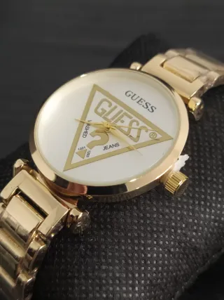 Reloj Guess Dorado y Blanco