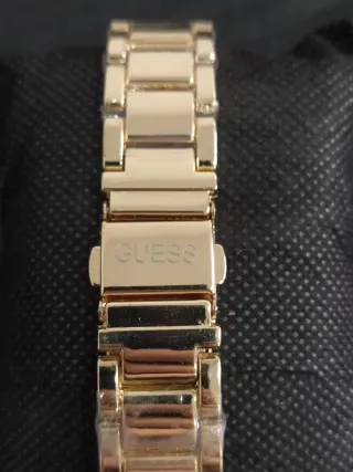 Reloj Guess Dorado y Blanco