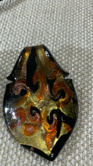 Collana con ciondolo in vetro