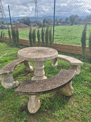 Conjunto Mesa y Bancos Piedra Exterior